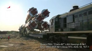 Вывоз ракеты-носителя «Союз-ФГ» с кластером космических аппаратов